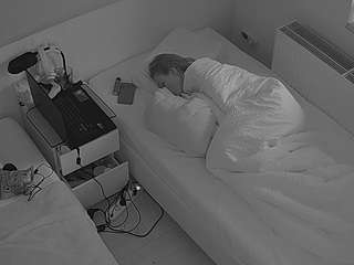 voyeurcam-julmodels-bed-7