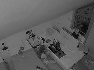 voyeurcam-julmodels-bed-7