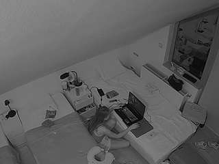 voyeurcam-julmodels-bed-7