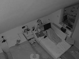 voyeurcam-julmodels-bed-7