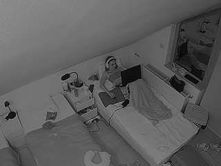 voyeurcam-julmodels-bed-7