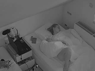voyeurcam-julmodels-bed-7