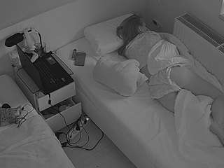 voyeurcam-julmodels-bed-7