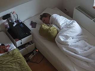voyeurcam-julmodels-bed-7