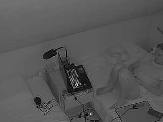 voyeurcam-julmodels-bed-7