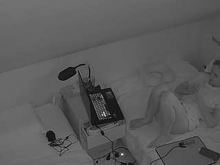voyeurcam-julmodels-bed-7
