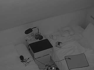 voyeurcam-julmodels-bed-7