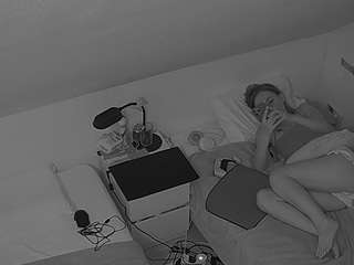 voyeurcam-julmodels-bed-7