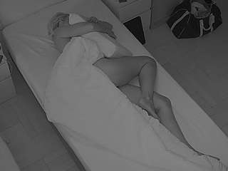 voyeurcam-julmodels-bed-7 Live Webcam on CamSoda