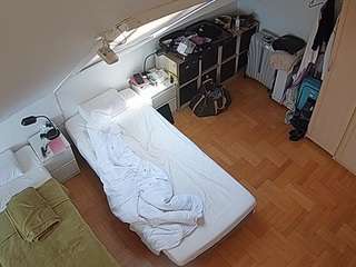 voyeurcam-julmodels-bed-7