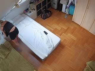 voyeurcam-julmodels-bed-7