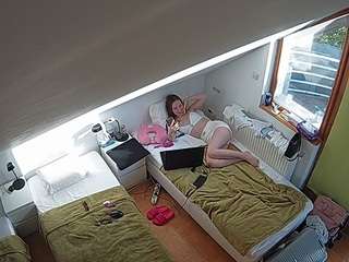 voyeurcam-julmodels-bed-7
