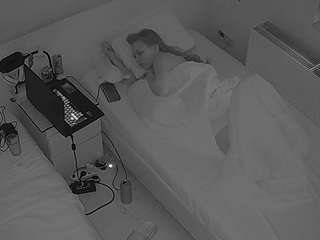 voyeurcam-julmodels-bed-7