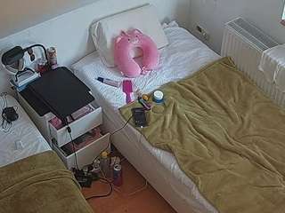 voyeurcam-julmodels-bed-7