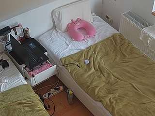 voyeurcam-julmodels-bed-7