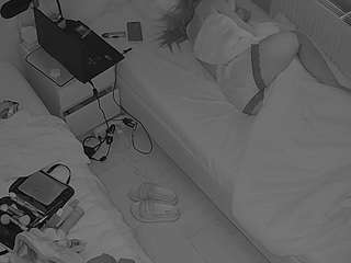 voyeurcam-julmodels-bed-7