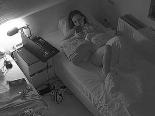 voyeurcam-julmodels-bed-7 Webcam Model Profile