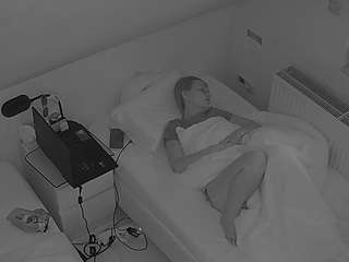 voyeurcam-julmodels-bed-7