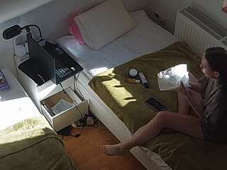 voyeurcam-julmodels-bed-7