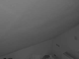voyeurcam-julmodels-bed-7