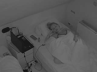 voyeurcam-julmodels-bed-7