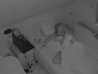 voyeurcam-julmodels-bed-7