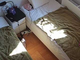 voyeurcam-julmodels-bed-7