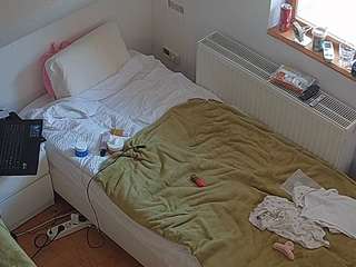 voyeurcam-julmodels-bed-7