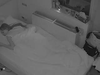 voyeurcam-julmodels-bed-7