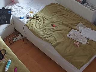 voyeurcam-julmodels-bed-7