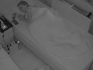  voyeurcam-julmodels-bed-7 chat room