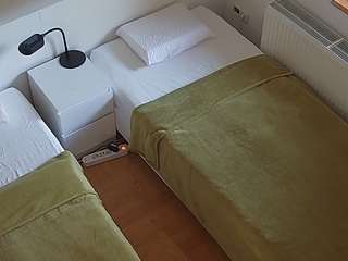 voyeurcam-julmodels-bed-7