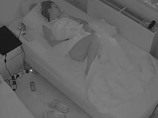 voyeurcam-julmodels-bed-7 Webcam Model Profile