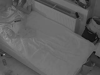 voyeurcam-julmodels-bed-7