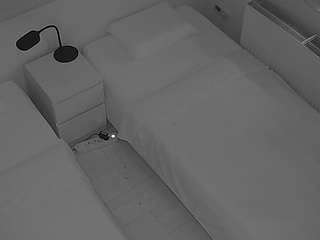 voyeurcam-julmodels-bed-7