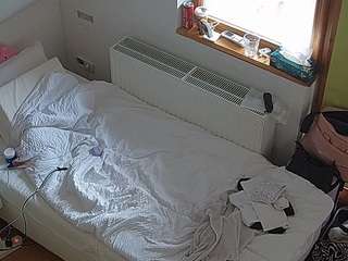 voyeurcam-julmodels-bed-7