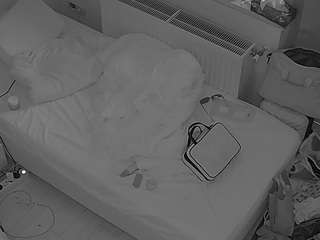 voyeurcam-julmodels-bed-7 Webcam Model Profile