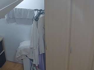 voyeurcam-julmodels-bed-7