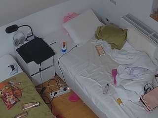 voyeurcam-julmodels-bed-7