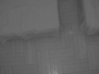 voyeurcam-julmodels-bed-7