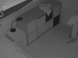 voyeurcam-julmodels-bed-7