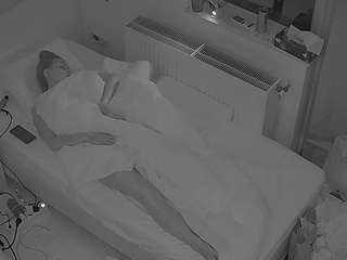 voyeurcam-julmodels-bed-7