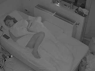 voyeurcam-julmodels-bed-7