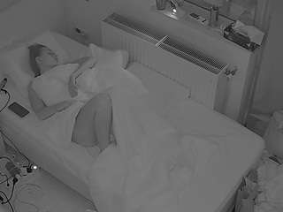 voyeurcam-julmodels-bed-7