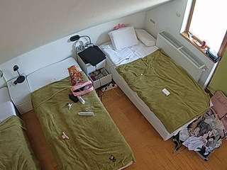 voyeurcam-julmodels-bed-7