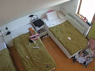 voyeurcam-julmodels-bed-7