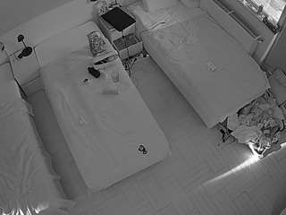 voyeurcam-julmodels-bed-7