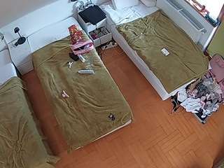 voyeurcam-julmodels-bed-7