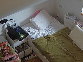 voyeurcam-julmodels-bed-7