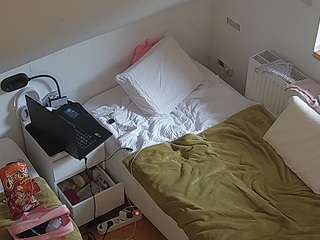 voyeurcam-julmodels-bed-7